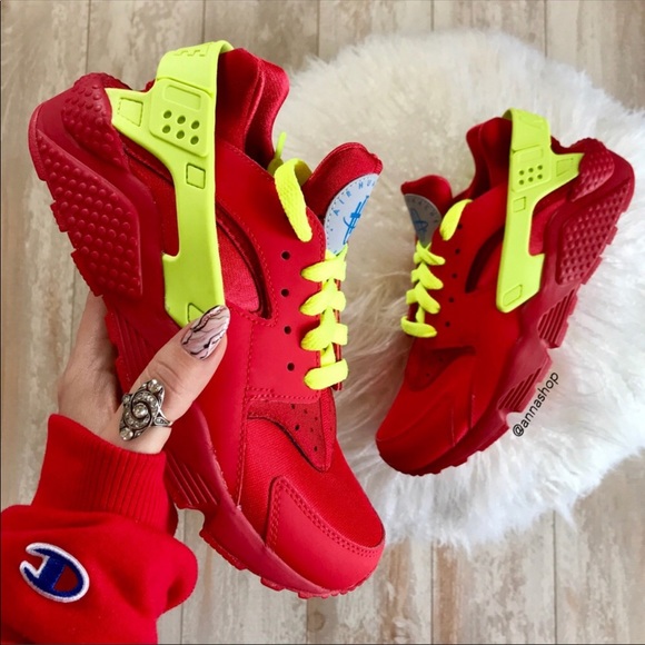 Nike Shoes - NWT Nike ID Air Huarache Red